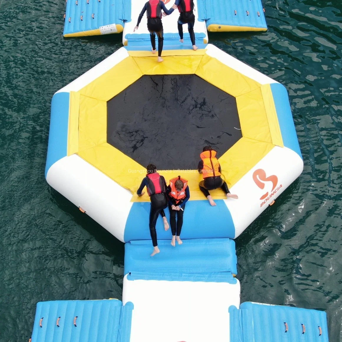 زورق مطاطي مخصص Floating Water Trampoline Water Trampoline For Sale Water المرتد