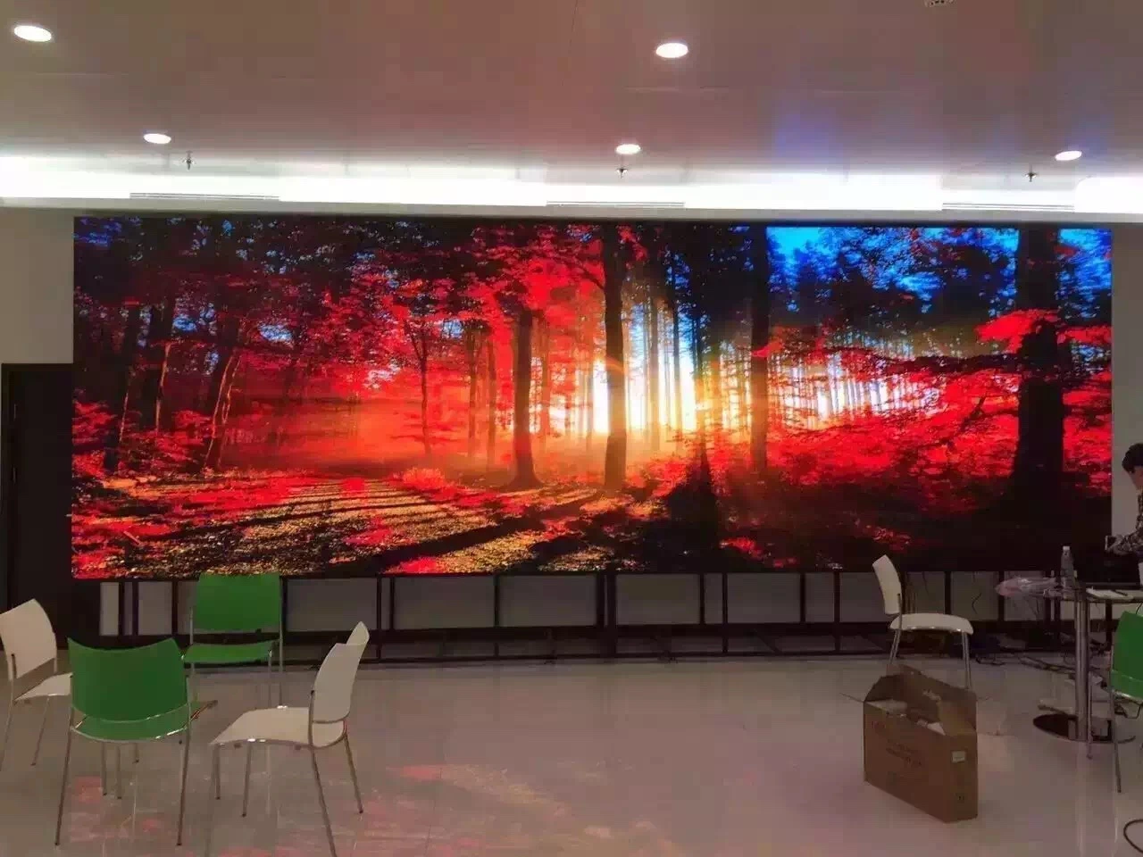 P2.976mm Customized Indoor Full Color LED Electronic Advertising Display