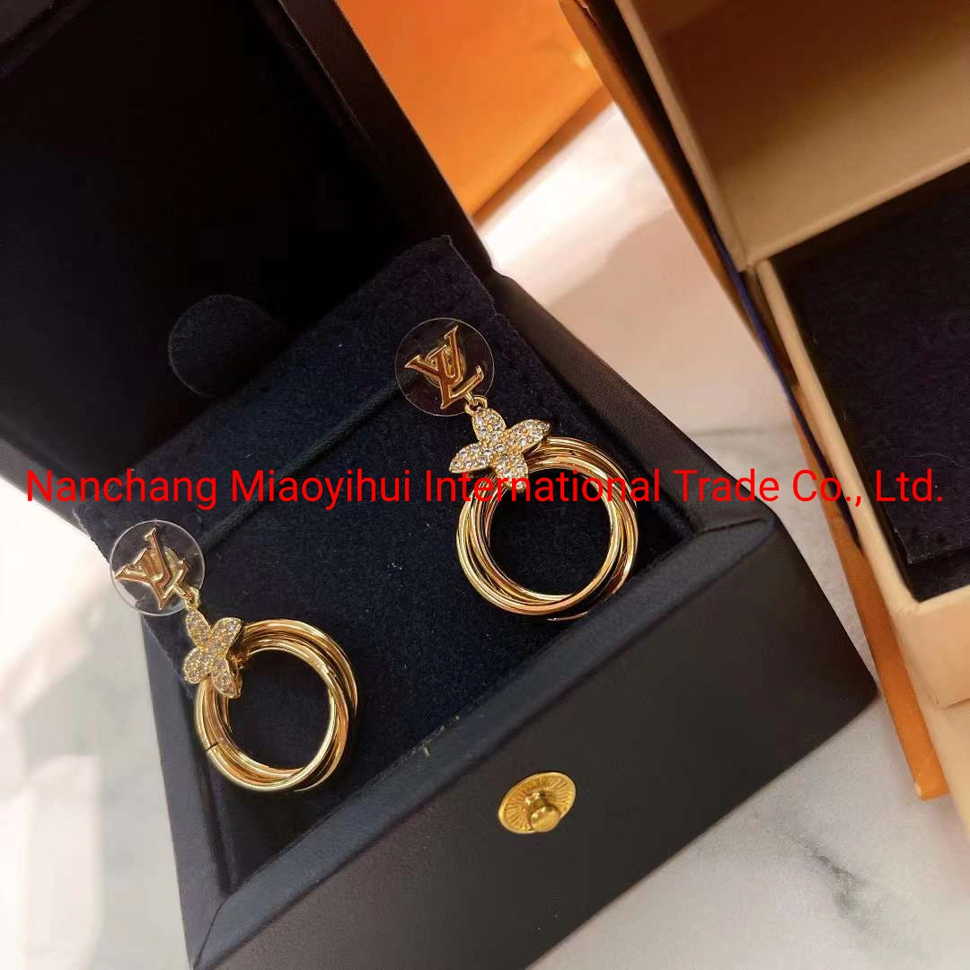 Fashion Women Rings Wholesale Replica Earring Top Quality Necklace Brand Bracelet Lady Pendant Jewelry