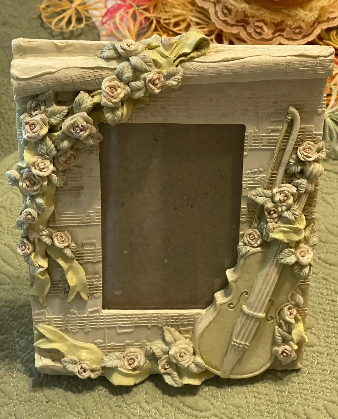 زهور على الطراز الفيكتوري وLace Floral Resin Frame Pale Pink هدية رقيقة للأمّ