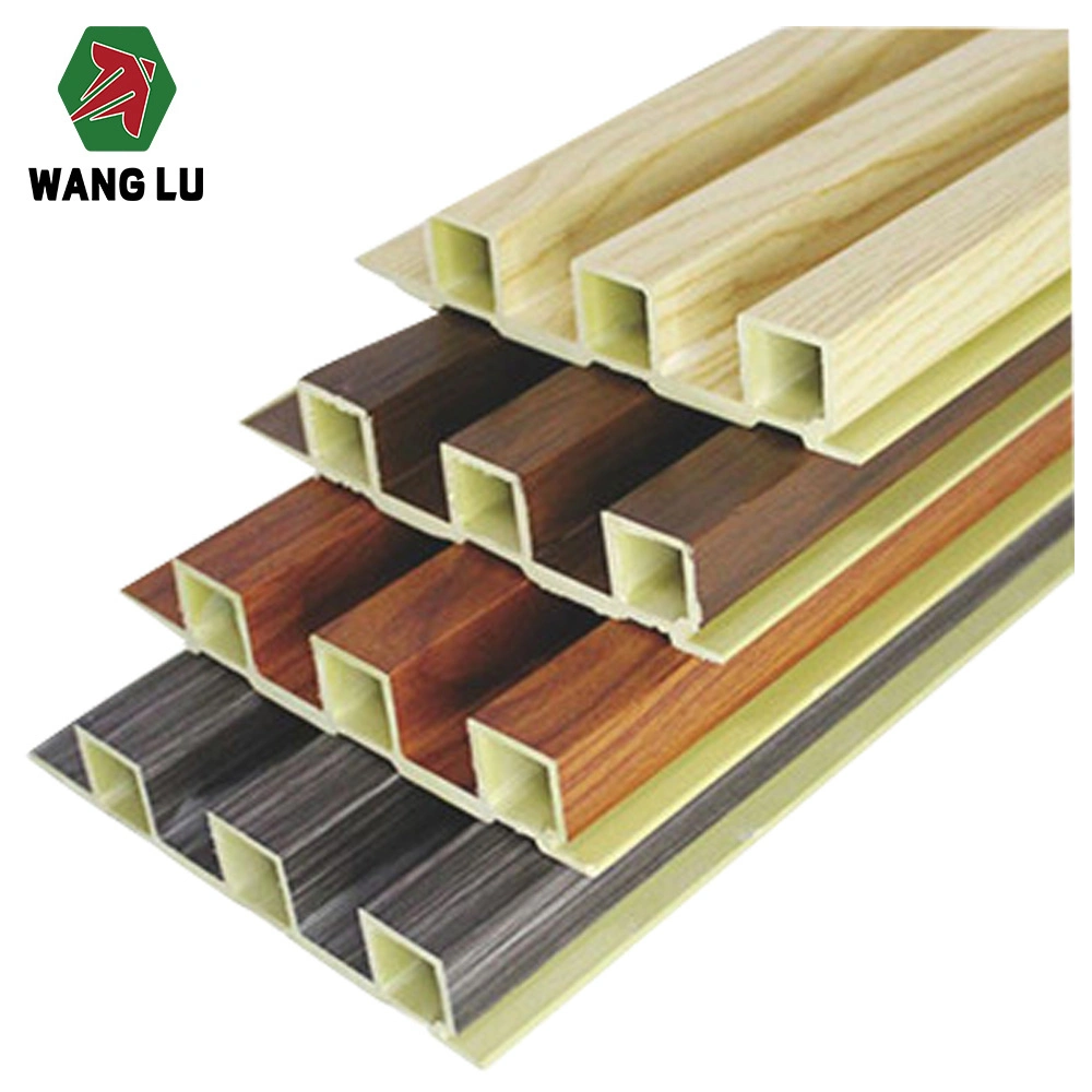 Grano de madera ignífuga WPC el panel de pared el revestimiento de madera de alta calidad de las placas de compuesto de plástico