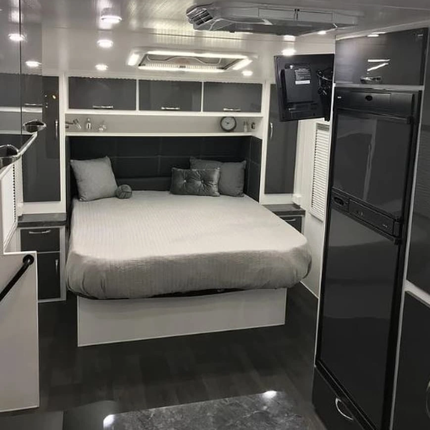 2022 New Family 3 Bunks & Club Lounge off-Road Caravan