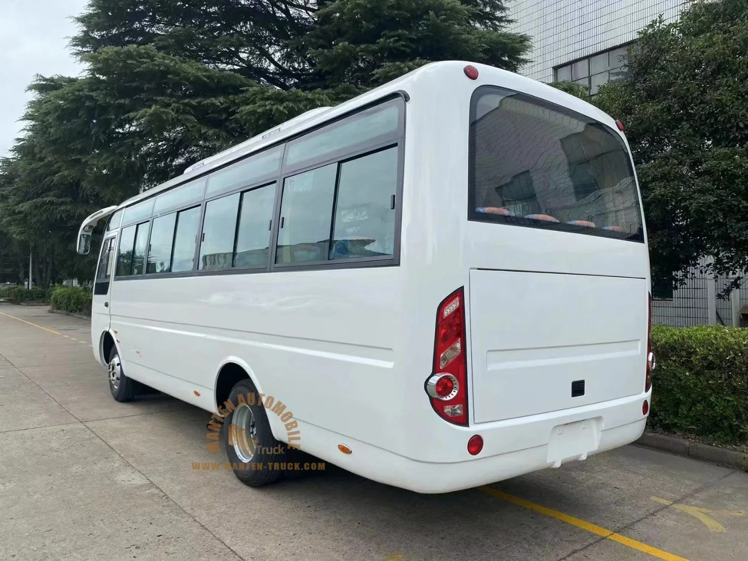 Hot Sale High Quality Dongfeng Brand Mini Bus 25-30 Seats City Bus for Transport Passengers