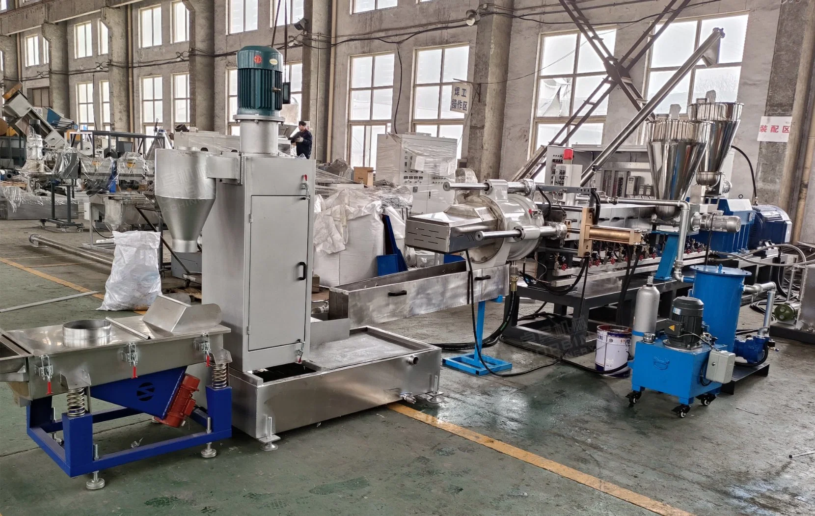 Spinning Extruder Machine to Mix Raw Material PP, PE, Adtitive and out Put Into Fibers