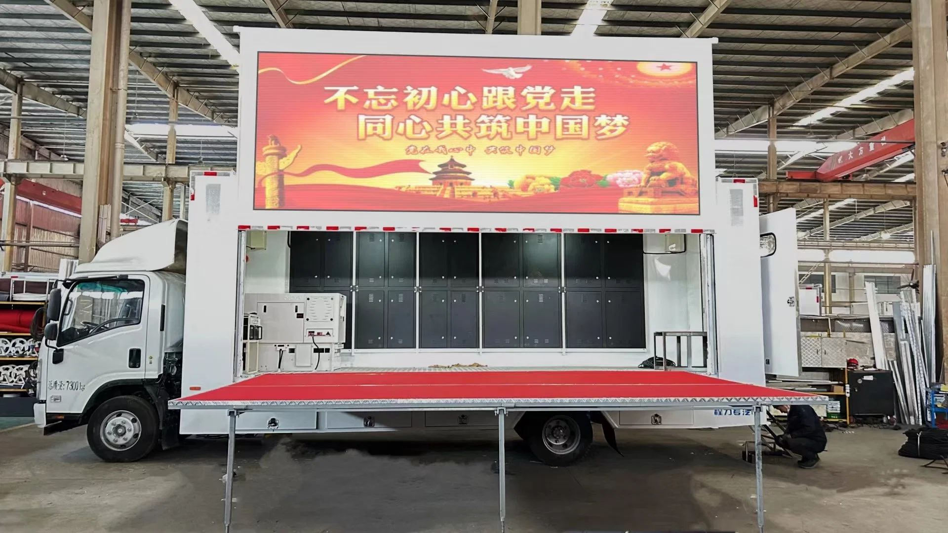 High Contrast Best Dissipation Factory Direct Sell P6 LED Advertising Billboard Truck with Large Stage