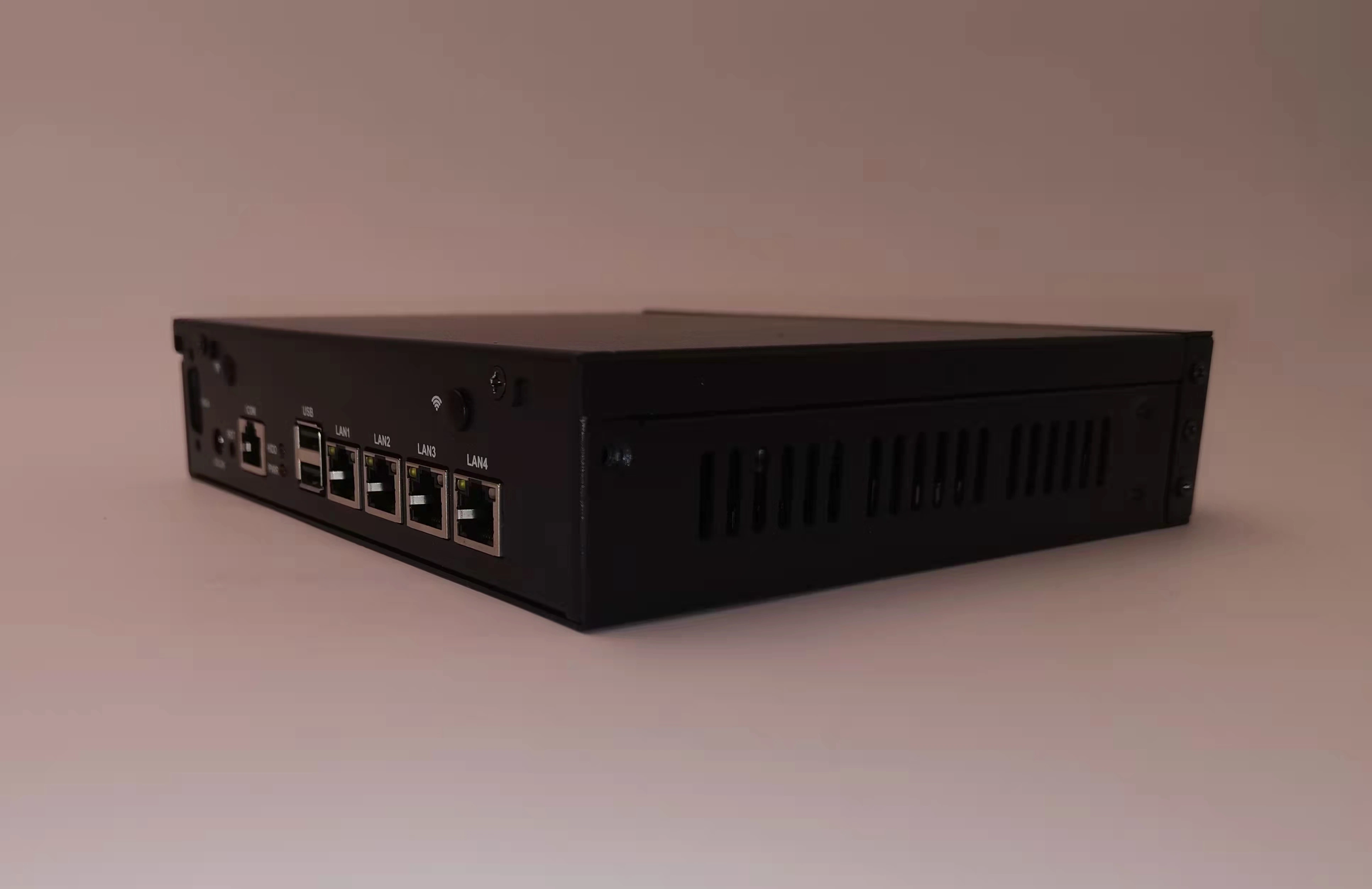 Intel J1900/J4125 4 LAN Desktop Fanless Firewall, Firewall Barebone Mini PC Router Pfsense