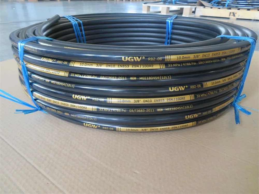 3/8 Inches Pressure Rubber Hose R2at Hydraulic Hose Oil Fuel Application