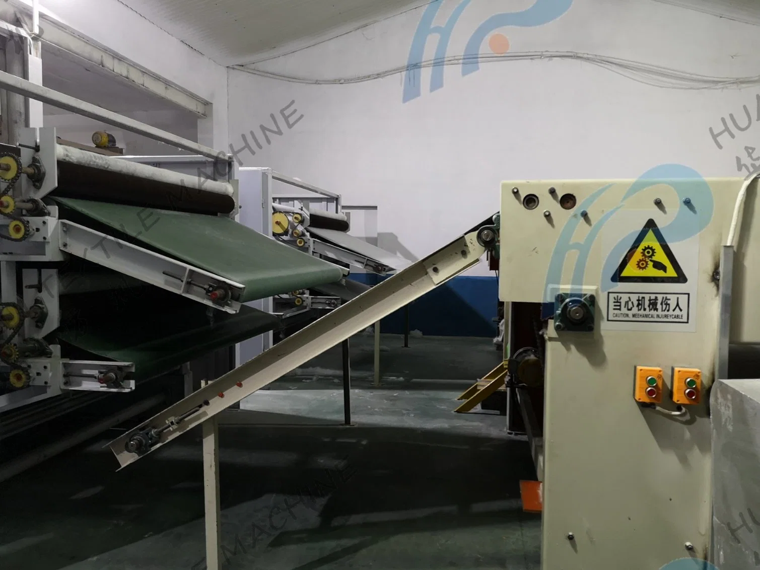 Airlaid Machine pour l'automobile a estimé l'isolement ressenti/ non-tissés de fibres de noix de coco estimé Cross serré Lapper/ Feuille de fibre optique de l'équipement Non-Woven pavage de la machine