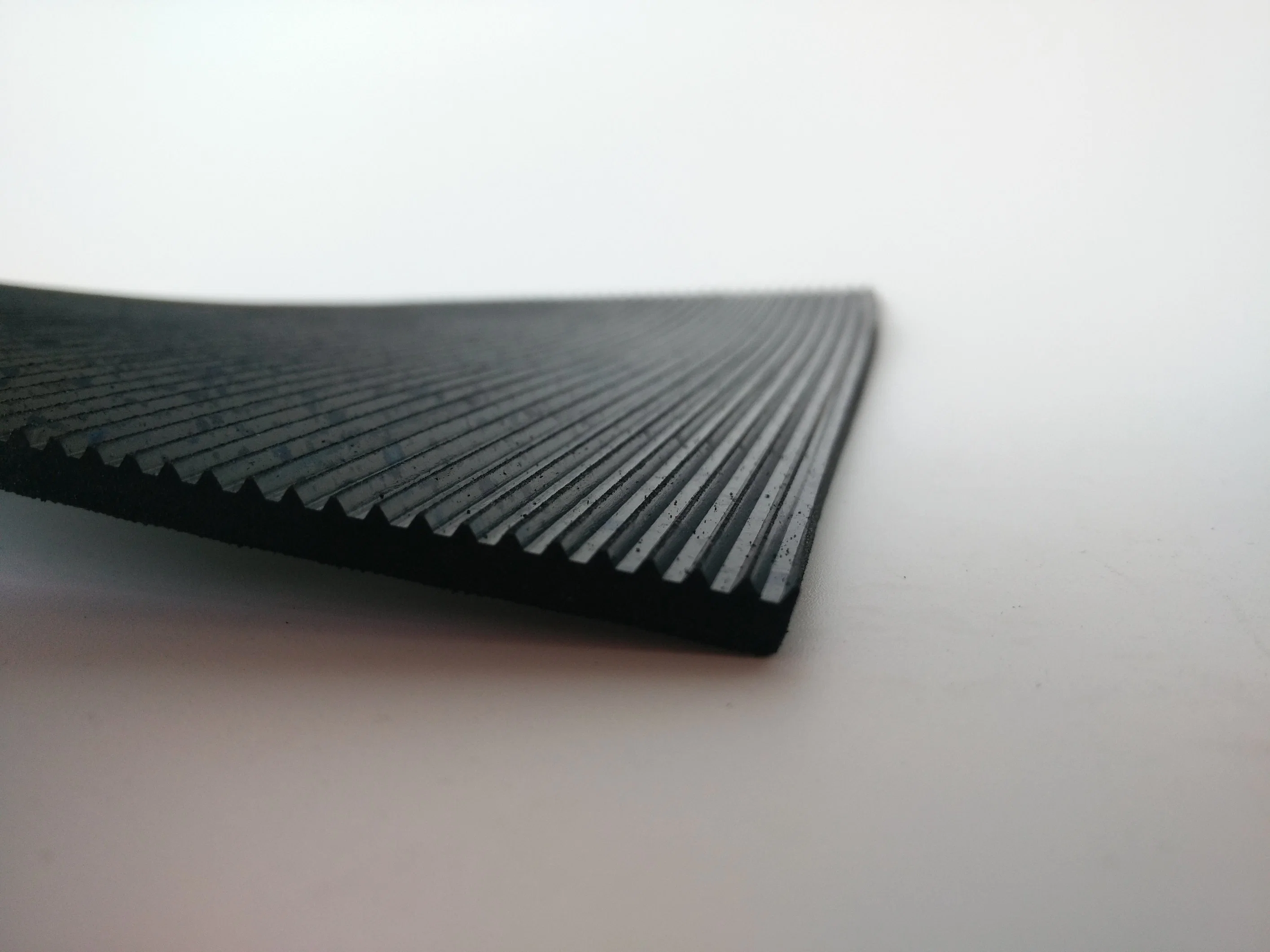 Black 3-8mm Anti Slip Corrugated Fine Ribbed Rubber Floor Mat