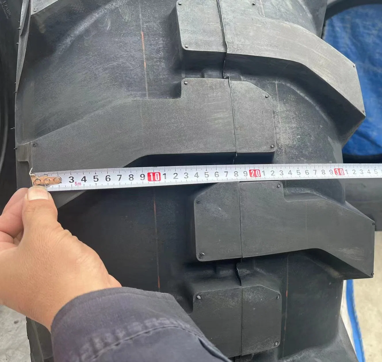 Excellent Traction R4 Pattern Tractor Tire 19.5L-24 16.9-28 12.5/80-18 Industrial OTR Backhoe Loader Skid Steer Tire Backhoe Tire