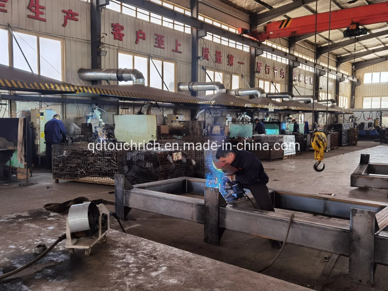 Entreprise chinoise de fabrication d'acier. Traitement personnalisé de cadres métalliques lourds par soudage.