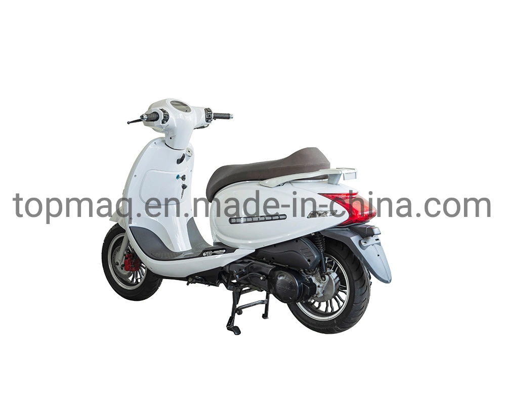 L Strada/ Gas Scooter