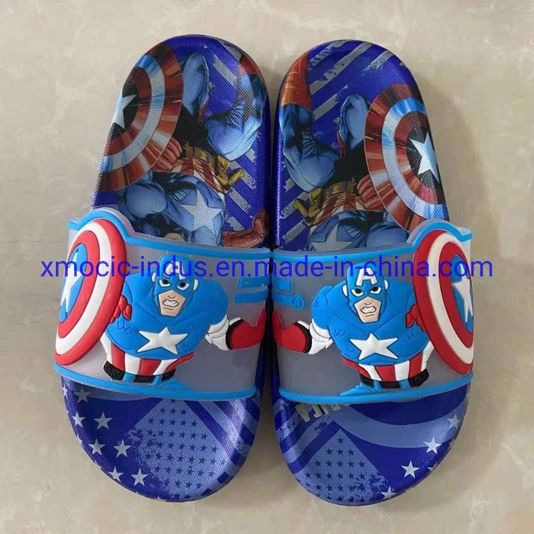 Новая модель Cartoon Design ПВХ верхние клинья Flip Flops Kid Детские сандалии для пляжных сандалий в ванной комнате для детей Детей