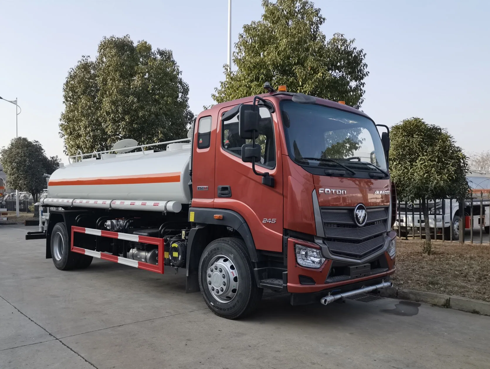 Camión cisterna de agua especial 4X2 Carro de riego de rociadores de transporte de camiones tanque de agua pulverizada