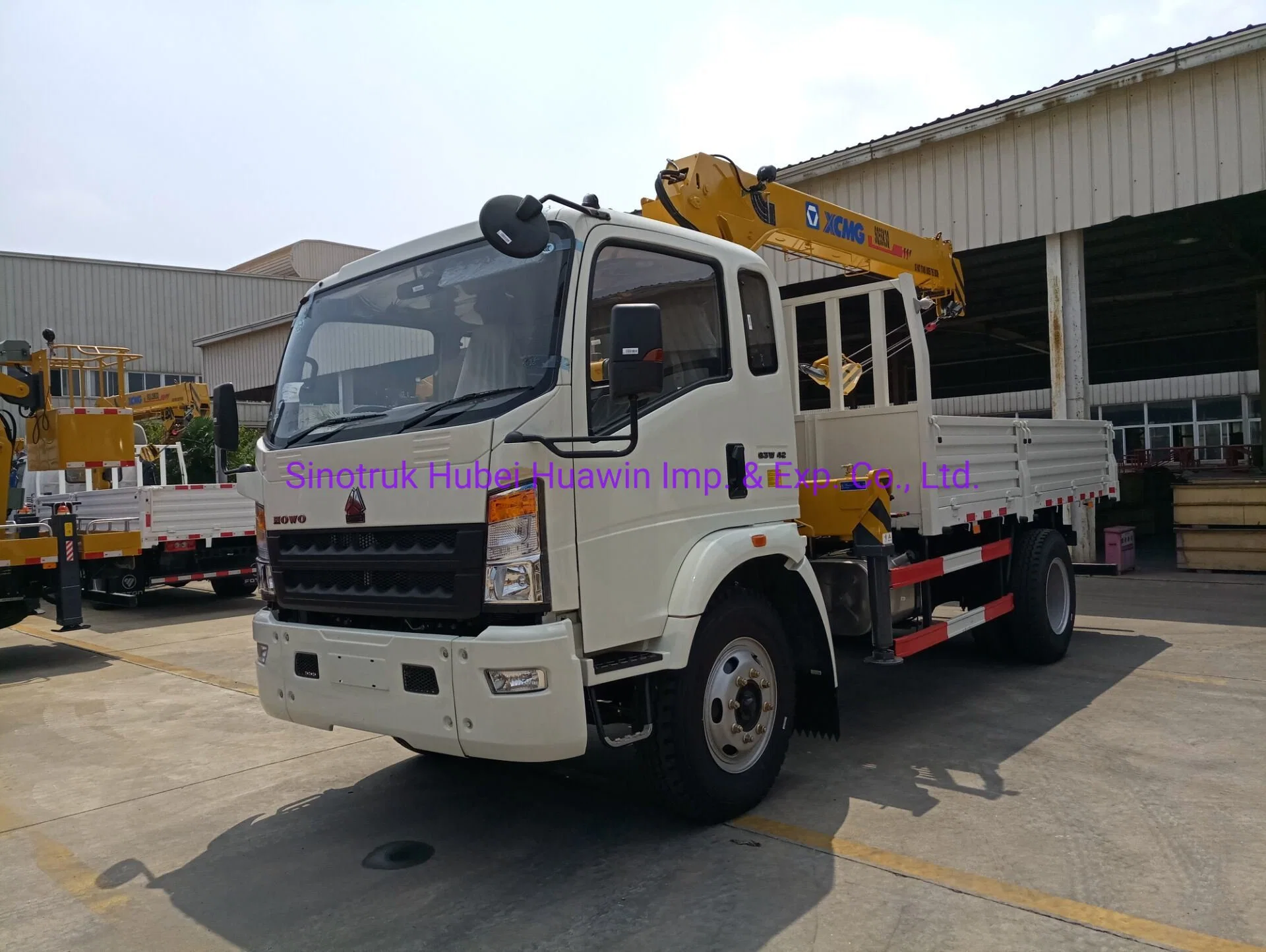 Sinotruk HOWO 4X2 8 Tons Mounted Crane Mobile Telescopic Crane