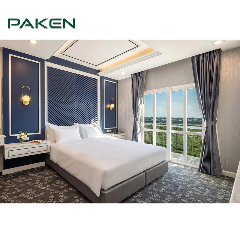 Ensemble de chambre d'hôtel 5 étoiles en bois comprenant une tête de lit king size personnalisée pour l'hospitalité de luxe, un lit queen size et des meubles de chambre à coucher.