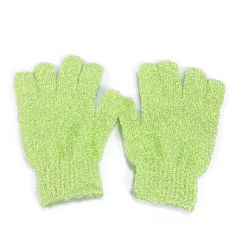 Cinq gants de bain exfoliants en nylon doux pour la peau.