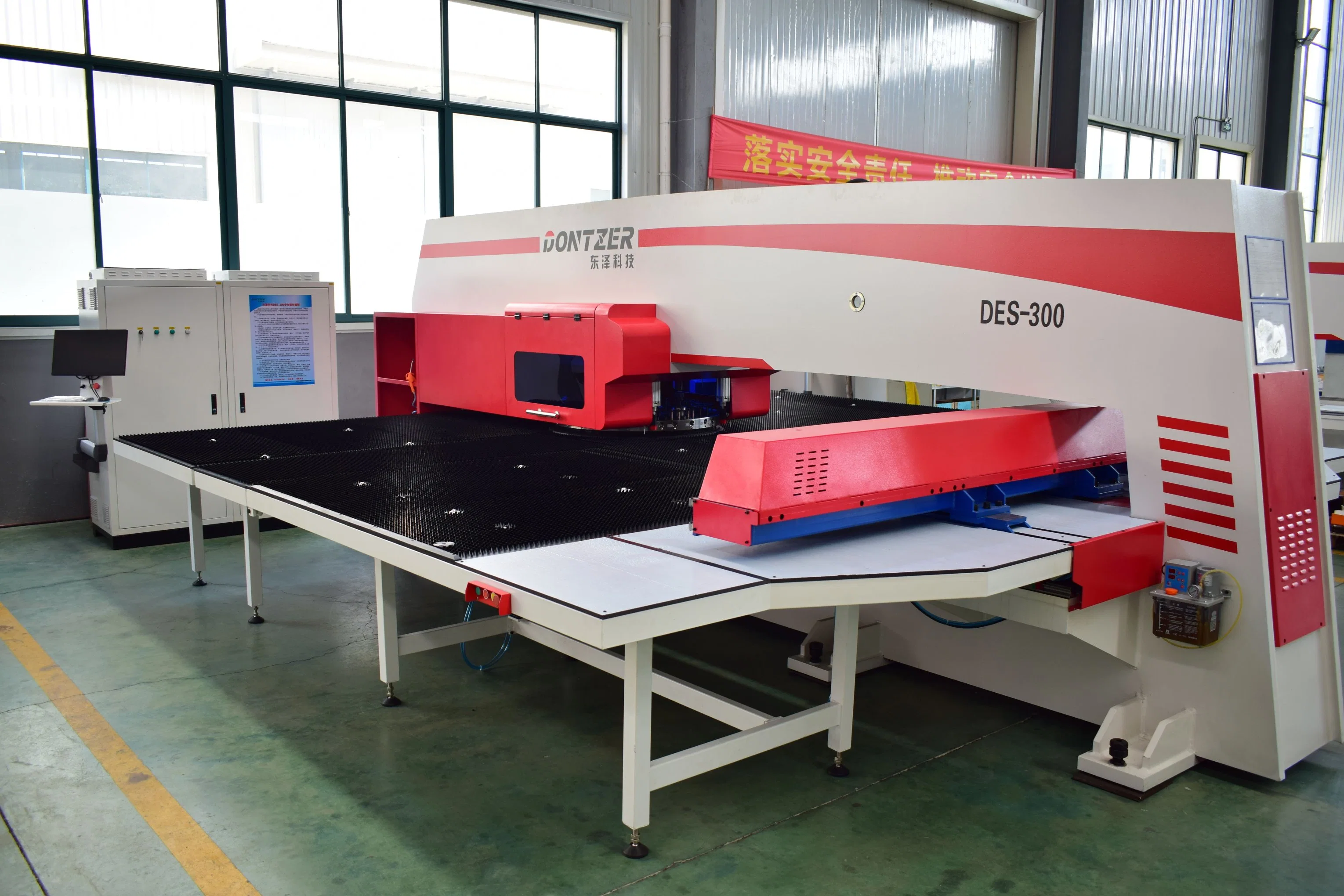 Automatic Cutting Machine/ Multifunctional CNC Machine for Punching, Engraving, Molding, Rolling