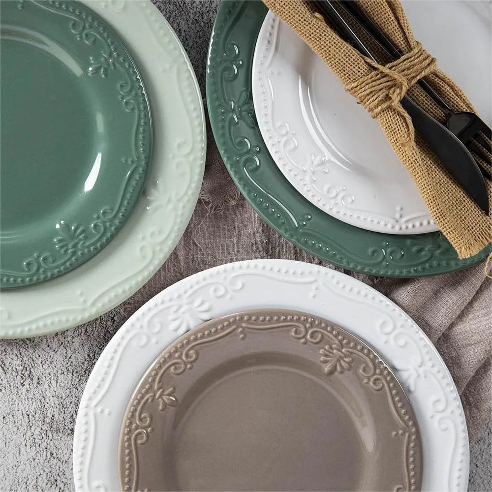 Grabado de placas de platos de cerámica vidriada de color para el postre y ensaladas