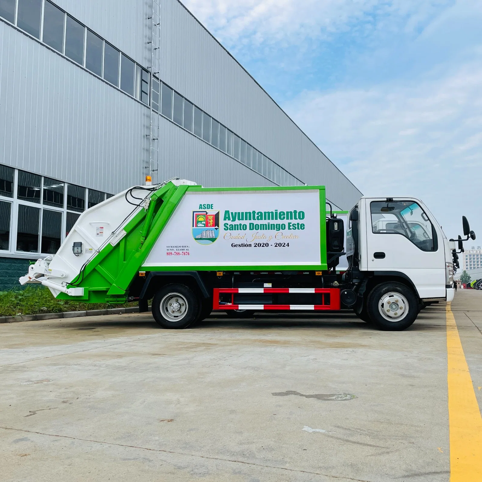 Japan Brand 10ton 12m3 Solid Waste Collection Trash Compacting Garbage Transfer Truck