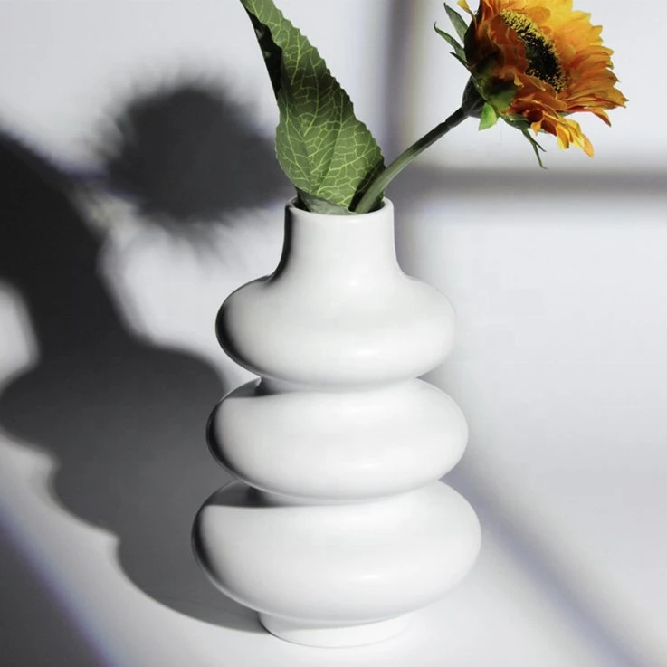 2023 Hot Sale Special-Shaped White Ceramic Vase for Dried Flower Hydroponic Ornaments