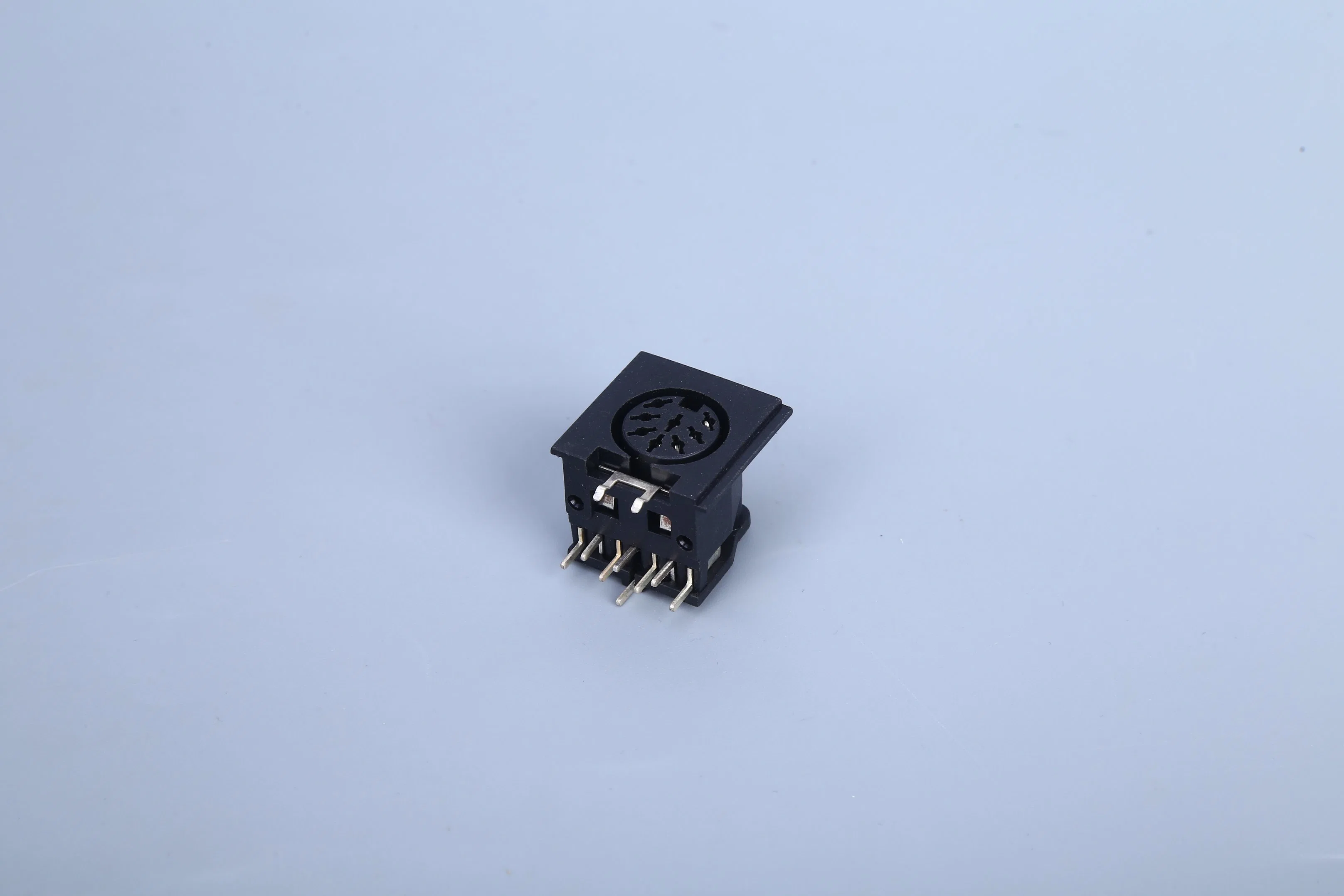 8-Core Square Black Power Terminal with Pins Ds-8-109 Connector DIN Terminal