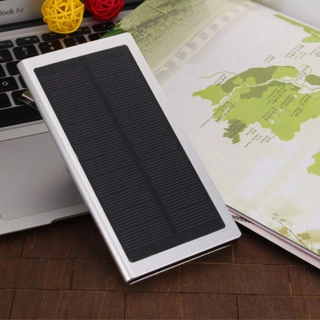 Outdoor Hot Design Dual USB Solar Power Bank Fast Charger with LED Flashlight