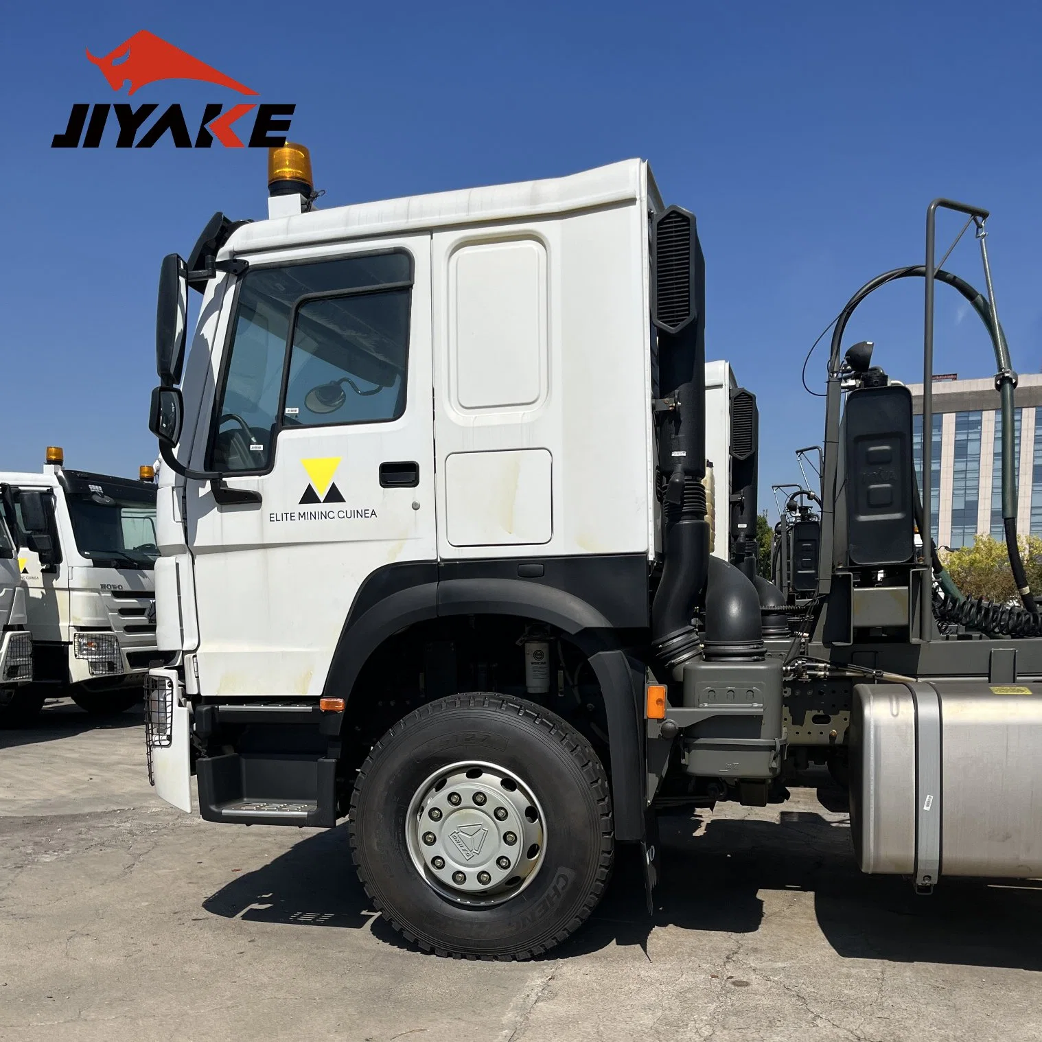 Sinotruk HOWO 6X4 371HP 375HP 400HP Sleeper Cab Good Condition Tractor Truck for Sale