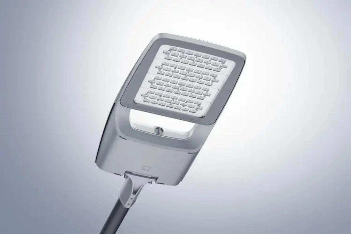 Prix de l'énergie solaire éclairage de rue avec 30W-50W Ampoule LED et 6m 8m Pole