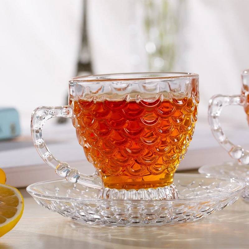 2022 Conçu 7.1oz moderne unique de grandes tasses de thé de café en verre transparent Set avec soucoupe