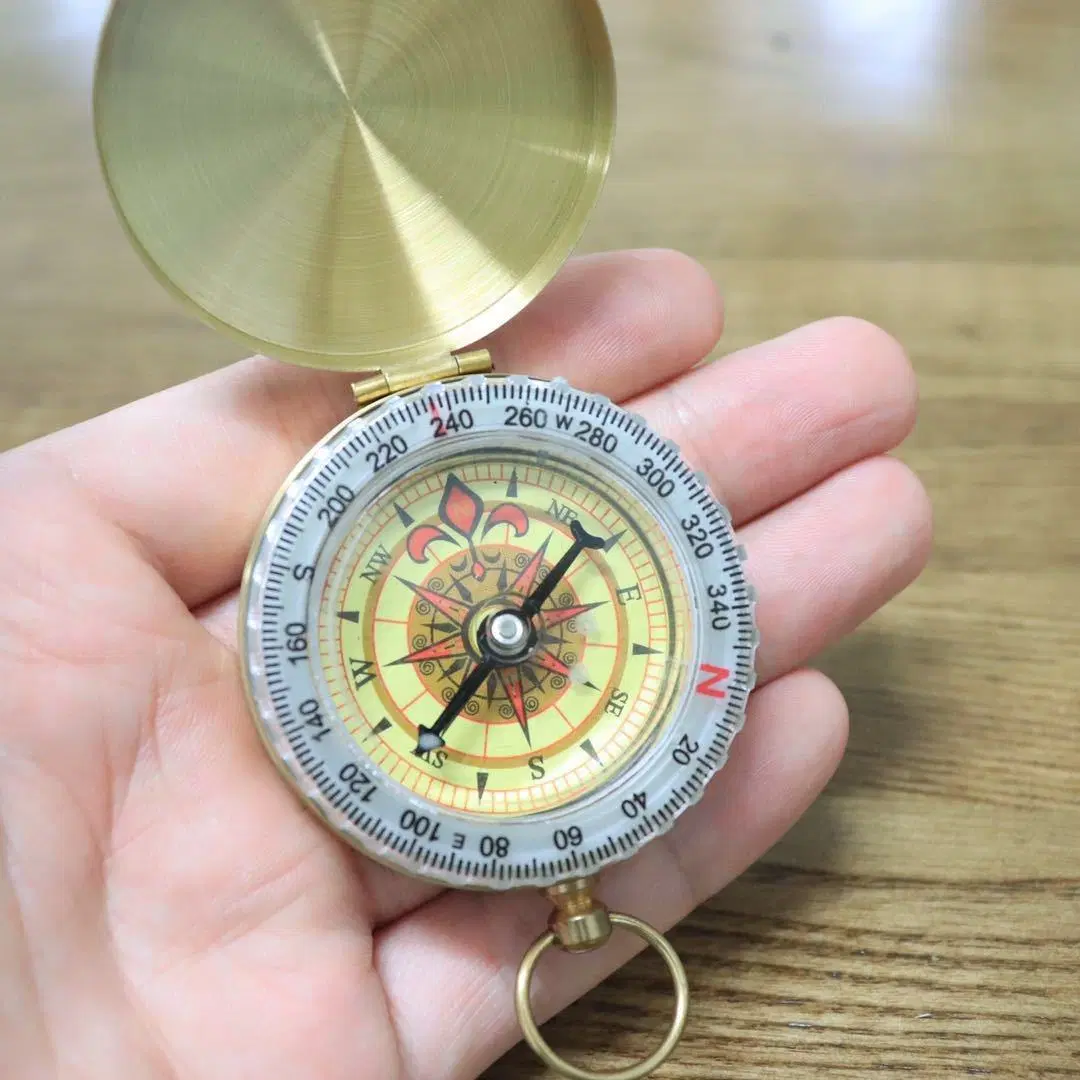 Outdoor Portable Travel Hiking Outdoor Brass Luminous Compass Camping Pocket Watch Style Compass