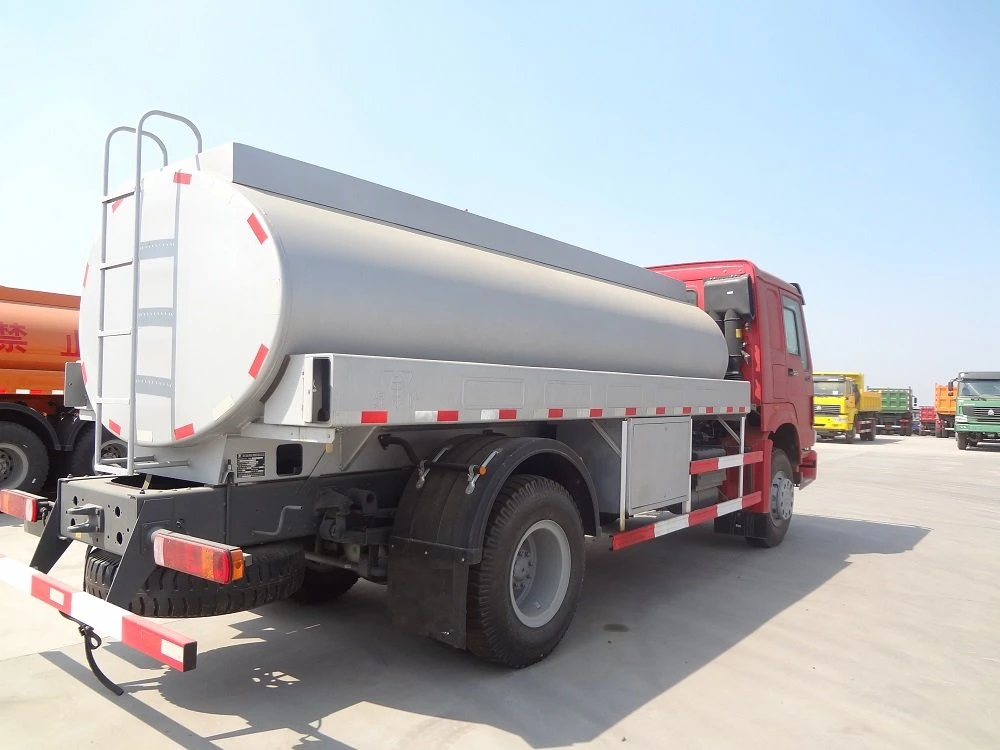 Sinotruk HOWO 4X2 Diesel Petrol Oil Transport Tank Truck