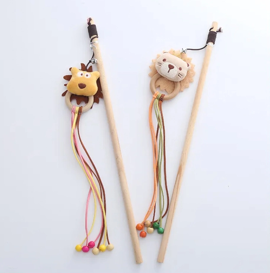 Wholesale/Supplier New Design Wooden Pole Lion Tickled Cat Teaser with Bell Interactive Cat Toy