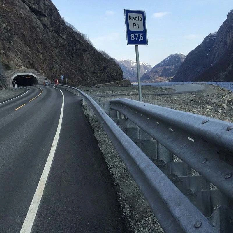 Fabricantes Barandilla de carretera de acero inoxidable de bajo costo y mejor venta