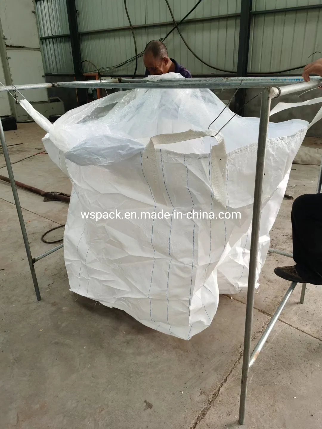 Ton Bags for Packing Various Powder Products Such as Feldspar Powder, Talc Powder, Soap Powder, Zinc Powder, etc.