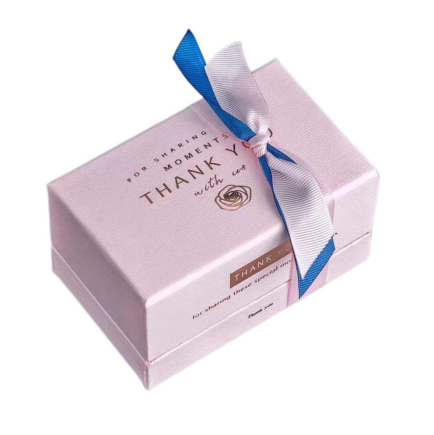 Boîte cadeau en cuir rectangulaire avec nœud en soie pour la promotion de bonbons/chocolats/rouges à lèvres/papiers à cigarettes.