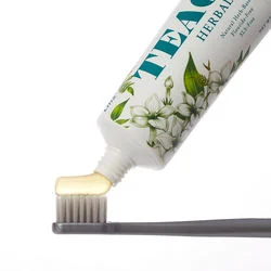 Diário da família usando a respiração fresca Herbal Dental fábrica de pasta de dentes