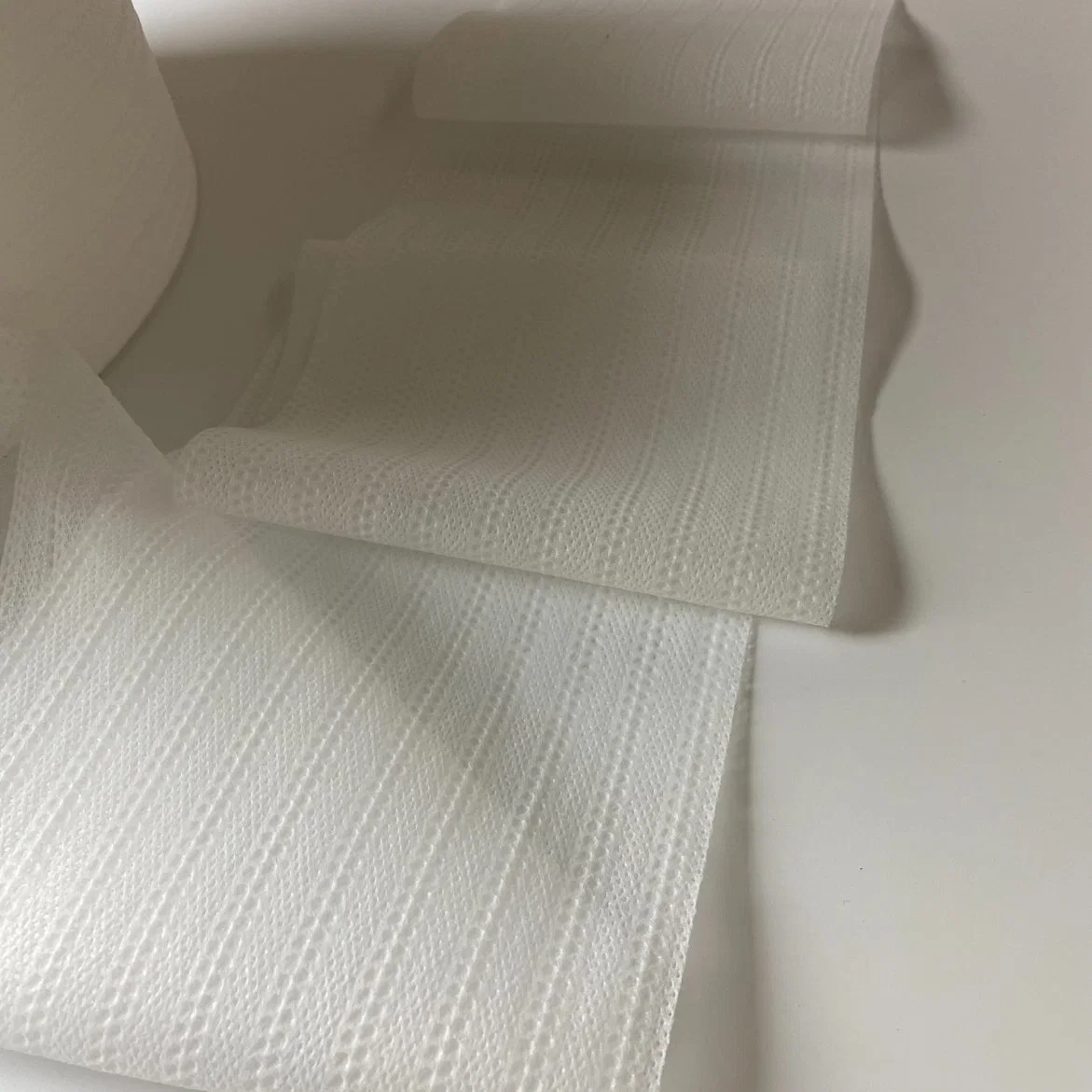 Wholesale/Supplier Perforated Embossed Hot Air Hydrophilic Nonwoven Fabric