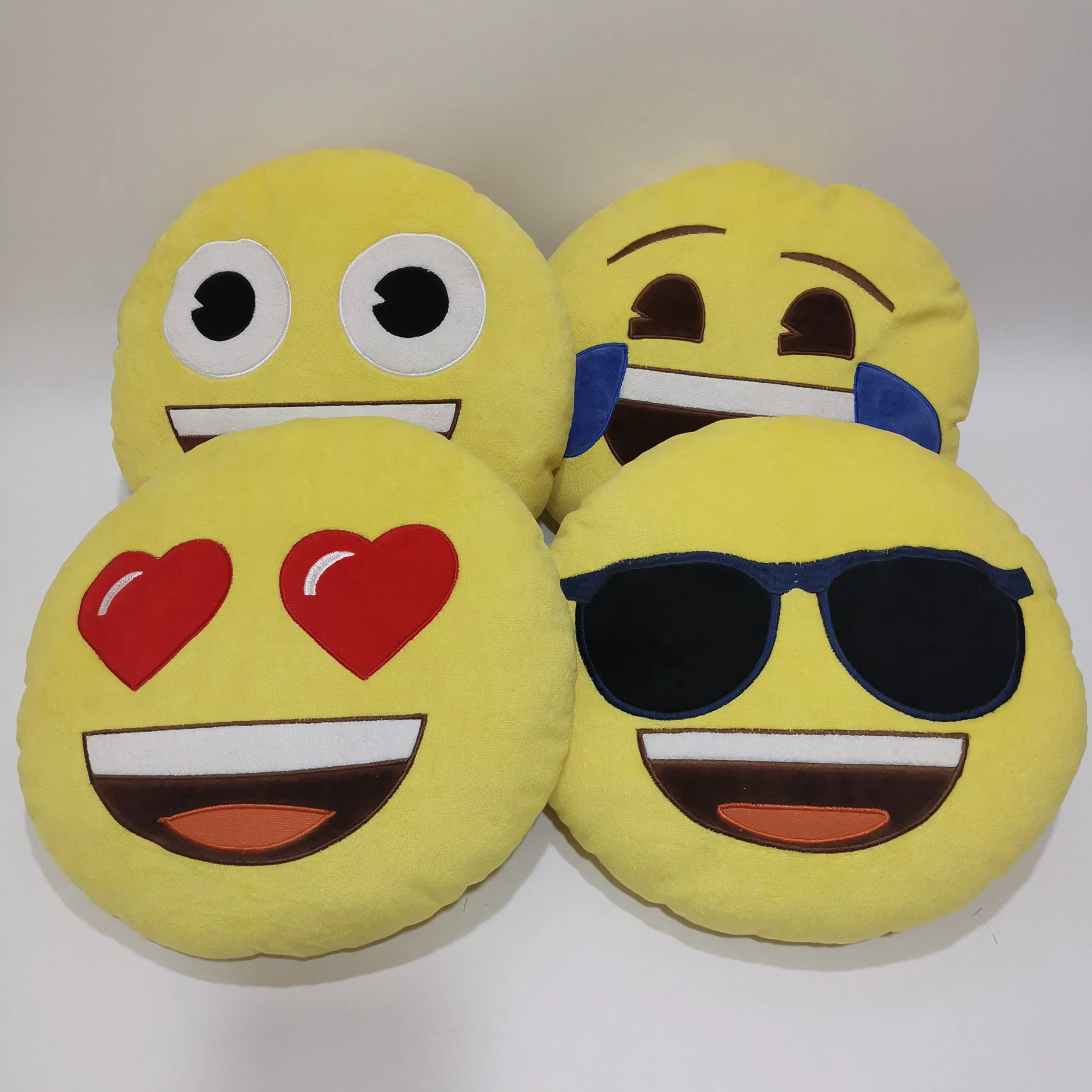 Coussin en peluche Emoji – cadeau pour enfant