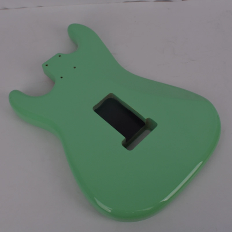 La fabricación del Cuerpo de guitarra eléctrica St guitarras accesorios de madera acabados en blanco CUERPO Gitar
