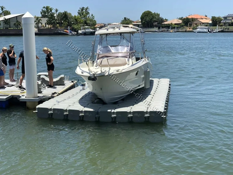 Rampa de plástico para barcos flotantes