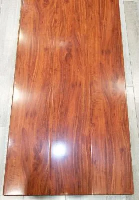 Tecnología Alemana Madera grano compuesto Decking Eco-friendly E1 Grede HDF Revestimiento de pisos laminados resistente al desgaste AC4 baldosas de madera grandes