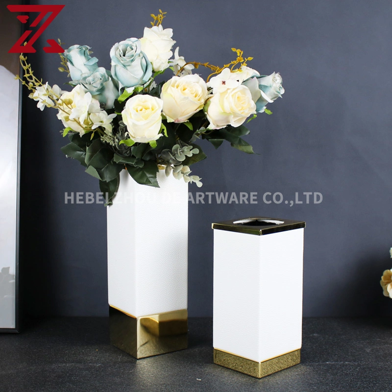 Wholesale/Supplier Luxury Leather Crafts Ornament Set Furnishing White Metal Art Vase Candle Holder for Home Decoration