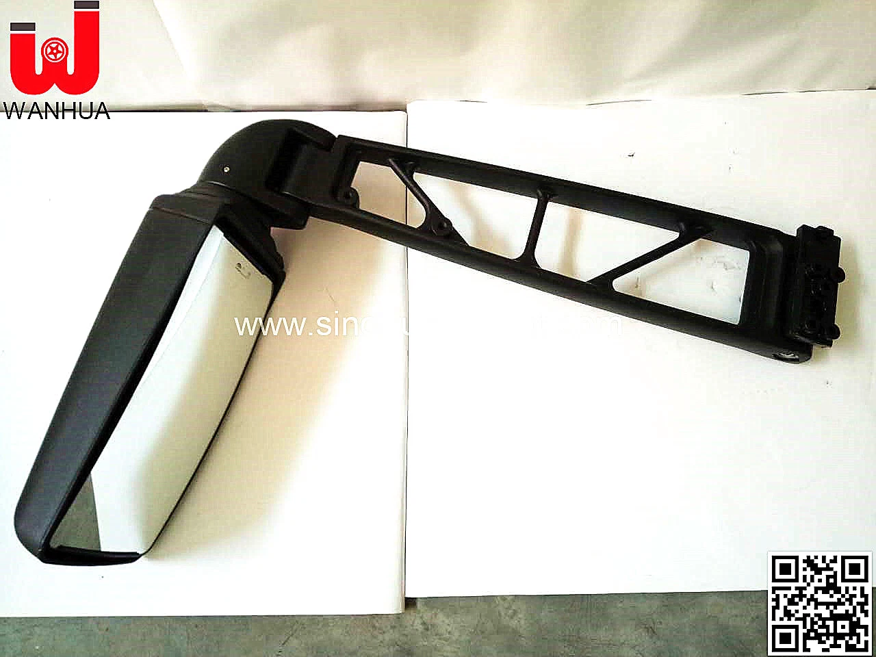 Bus Body Parts 8202-02093 Rearview Mirror Assy for Yutong Zk6122hl