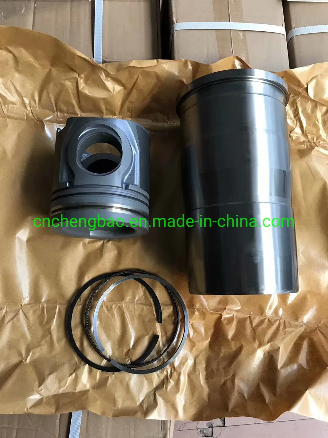 Engine Piston and Liner for Komatsu Cummins Weichai 6D125 6D140 6D155( 6127-31-2030 6128-21-2221