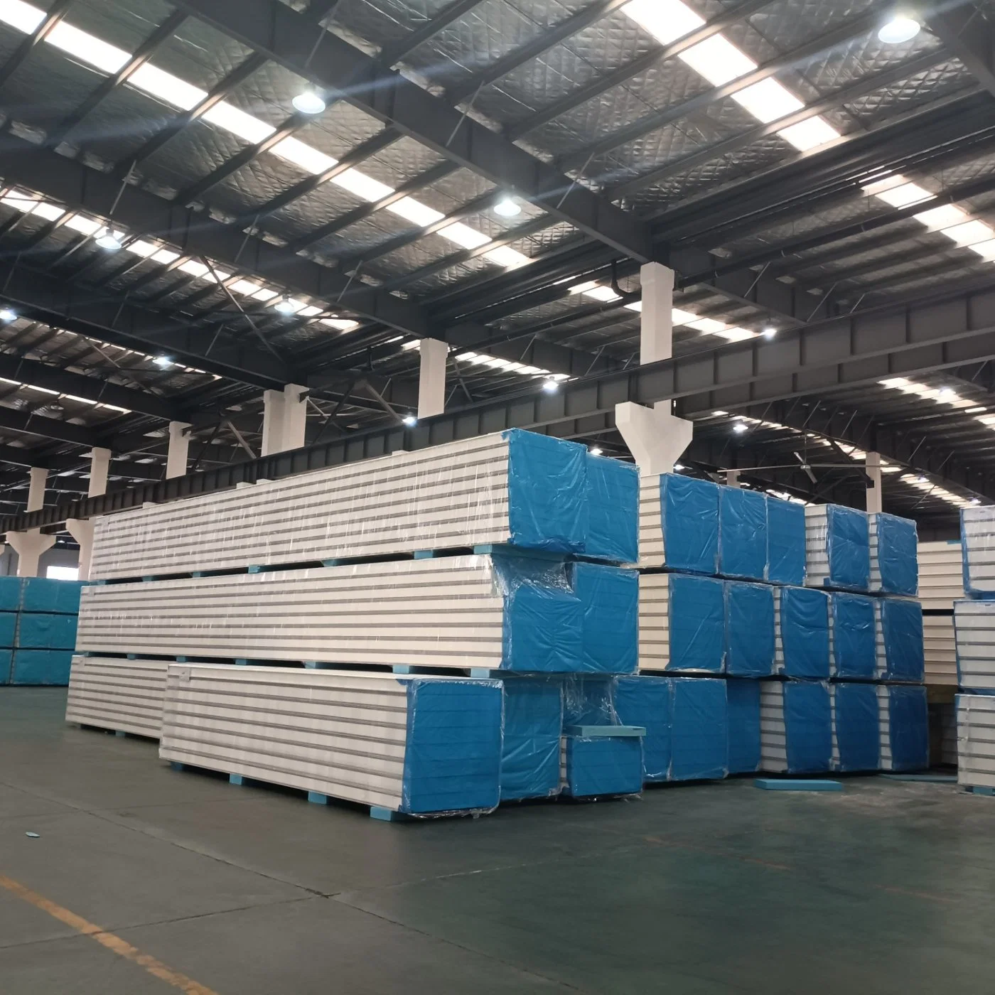 Metal Polyurethane Sandwich Panels Insulated Steel Structure Warehouse Building Materials