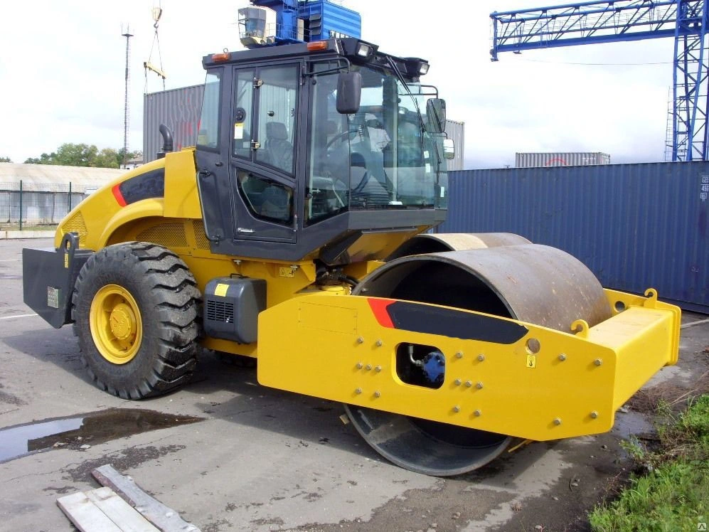 China Top Brand 18ton Vibrating Single Drum Road Roller Xs183j with Light Steel Wheel