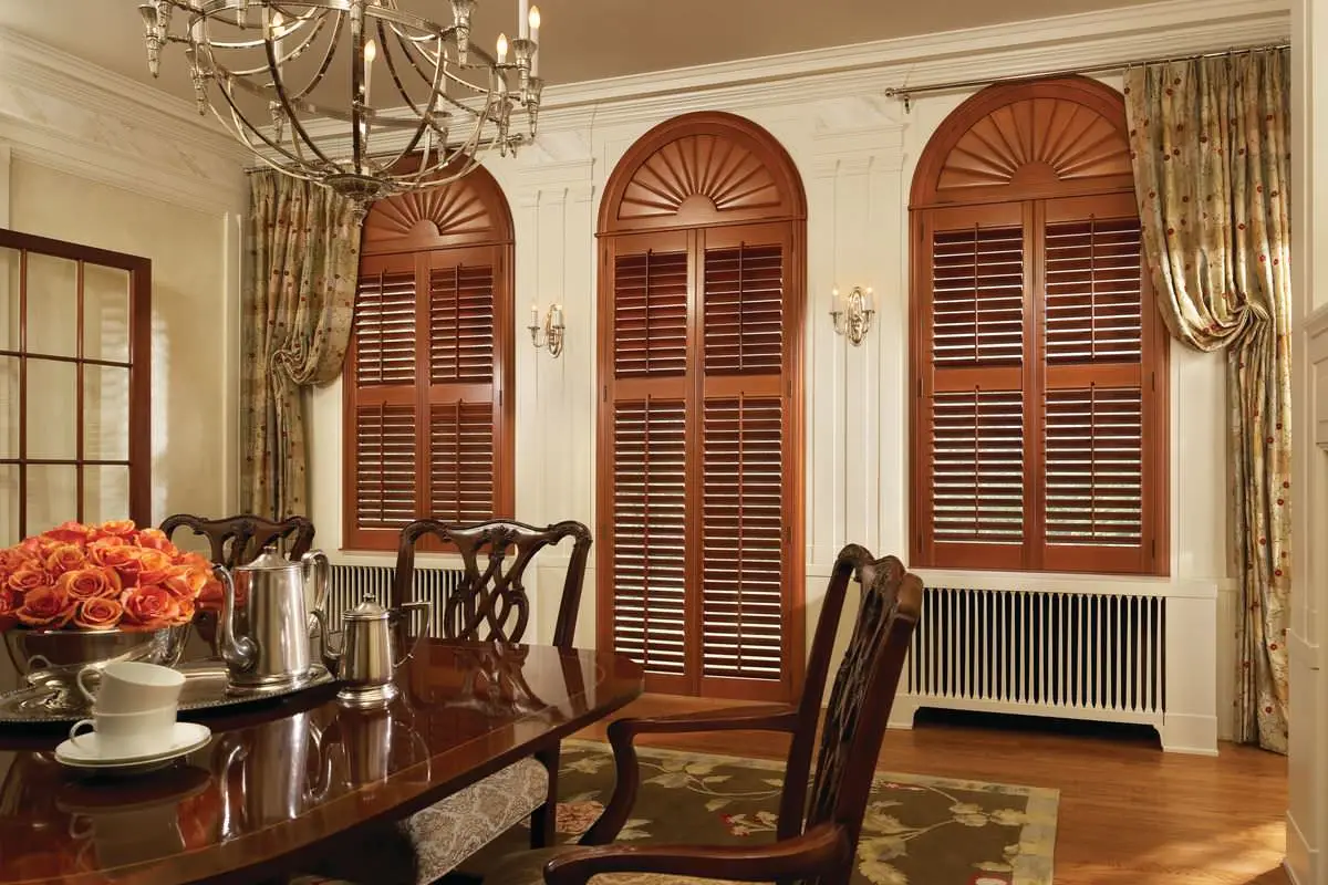 2023 New Customized Modern White Blinds Shades PVC Plantation Shutters