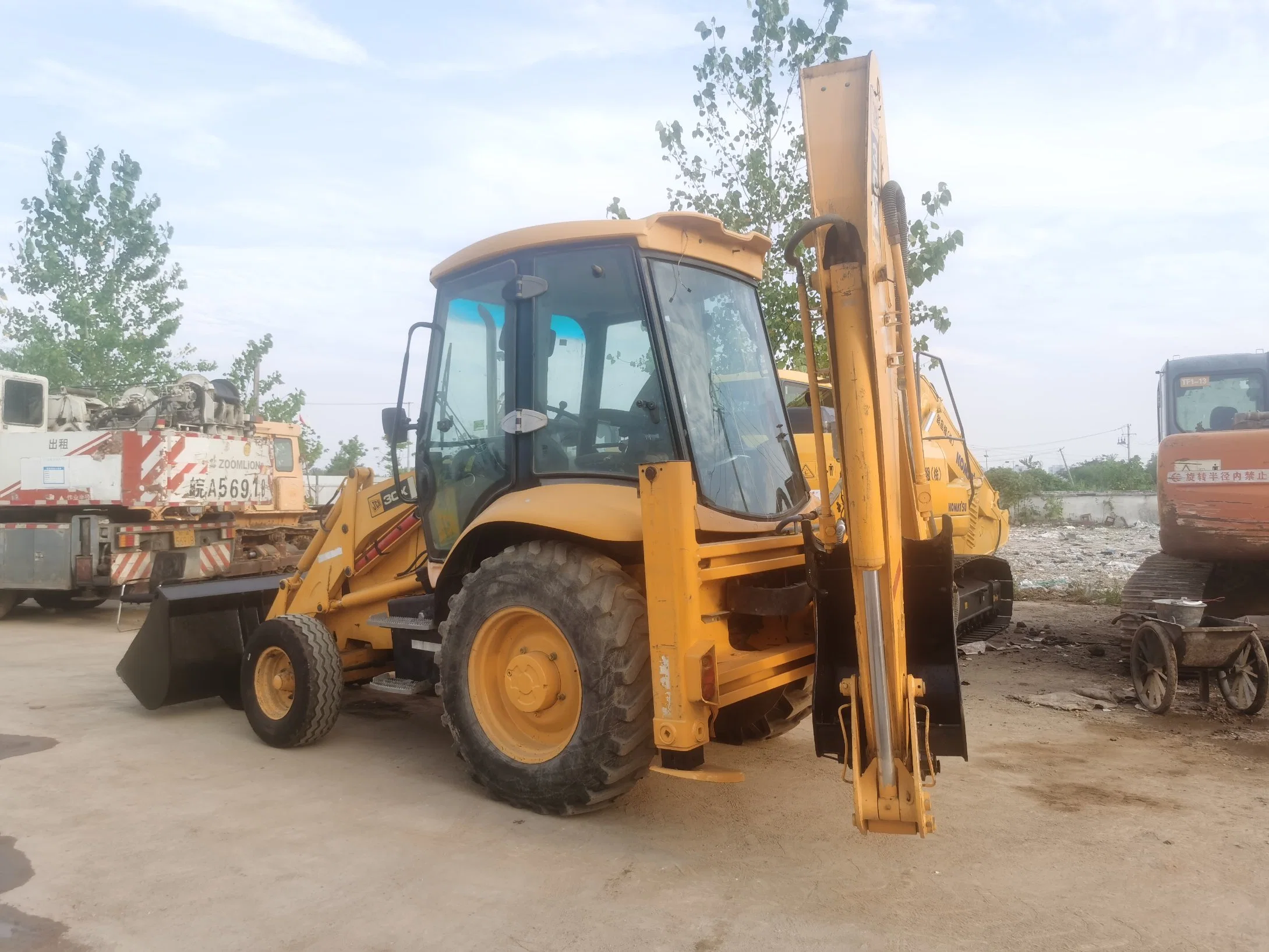 Baumaschinen Original JCB 3CX gebrauchte Baggerlader mit Ausziehbarer Arm