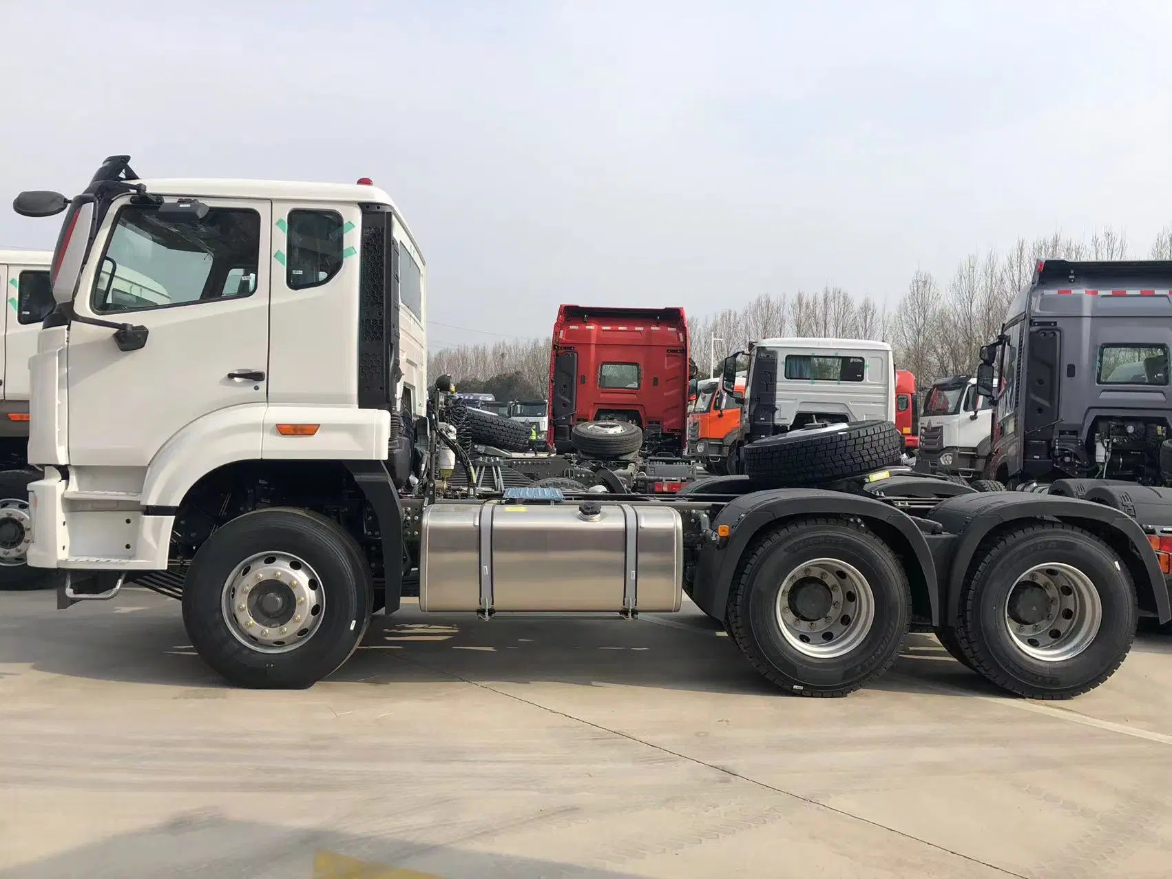 2023 Ano Sinotruk 400HP N7 caminhão trator 371 Sinotruk HOWO N7b cabeça do trator para o preço de venda